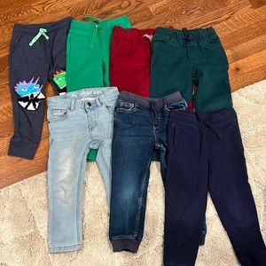 Lot of toddler boy pants size 3T& 4T Brands: cat & jack, primary, carters.